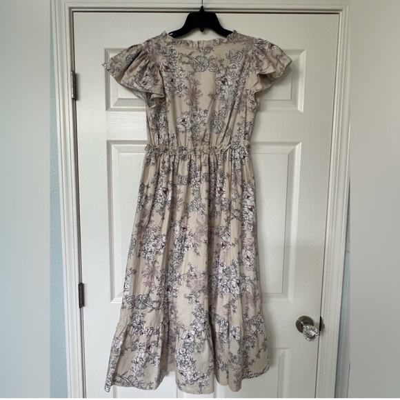 Moon River Flutter Sleeve Floral Maxi Dress. Size M - Picture 2 of 7